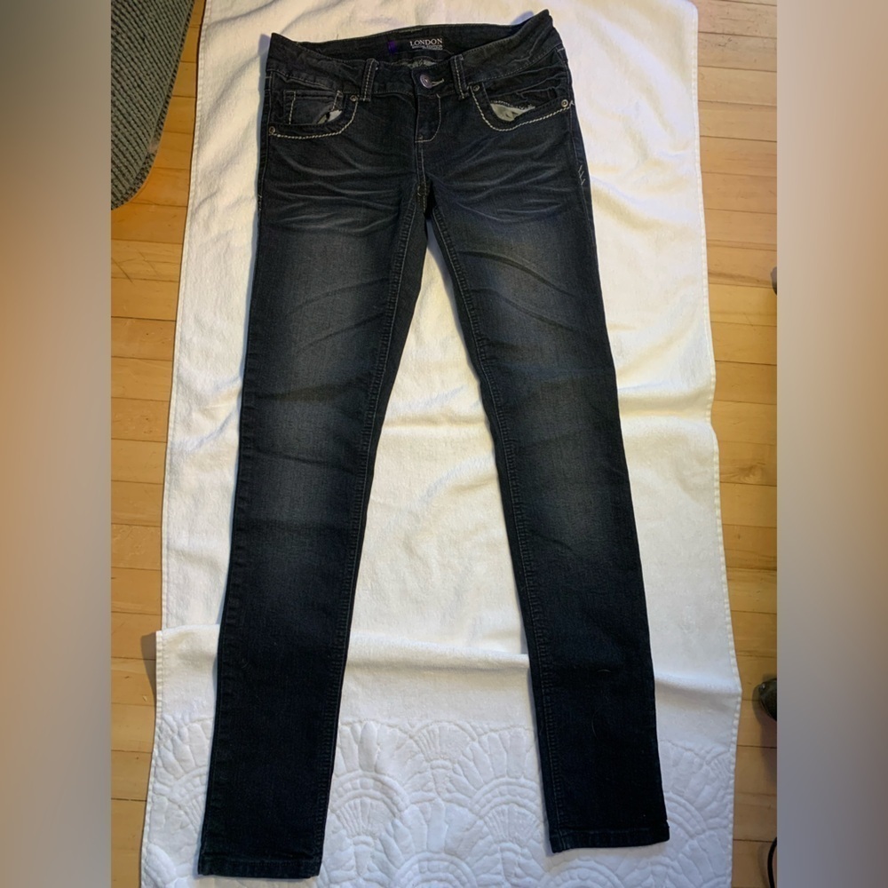 Size 7 BONGO London dark skinny Jeans